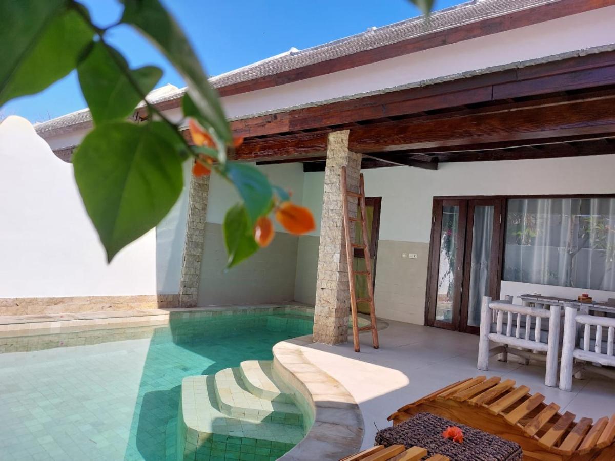 Cantika Villa Gili Trawangan Exterior photo
