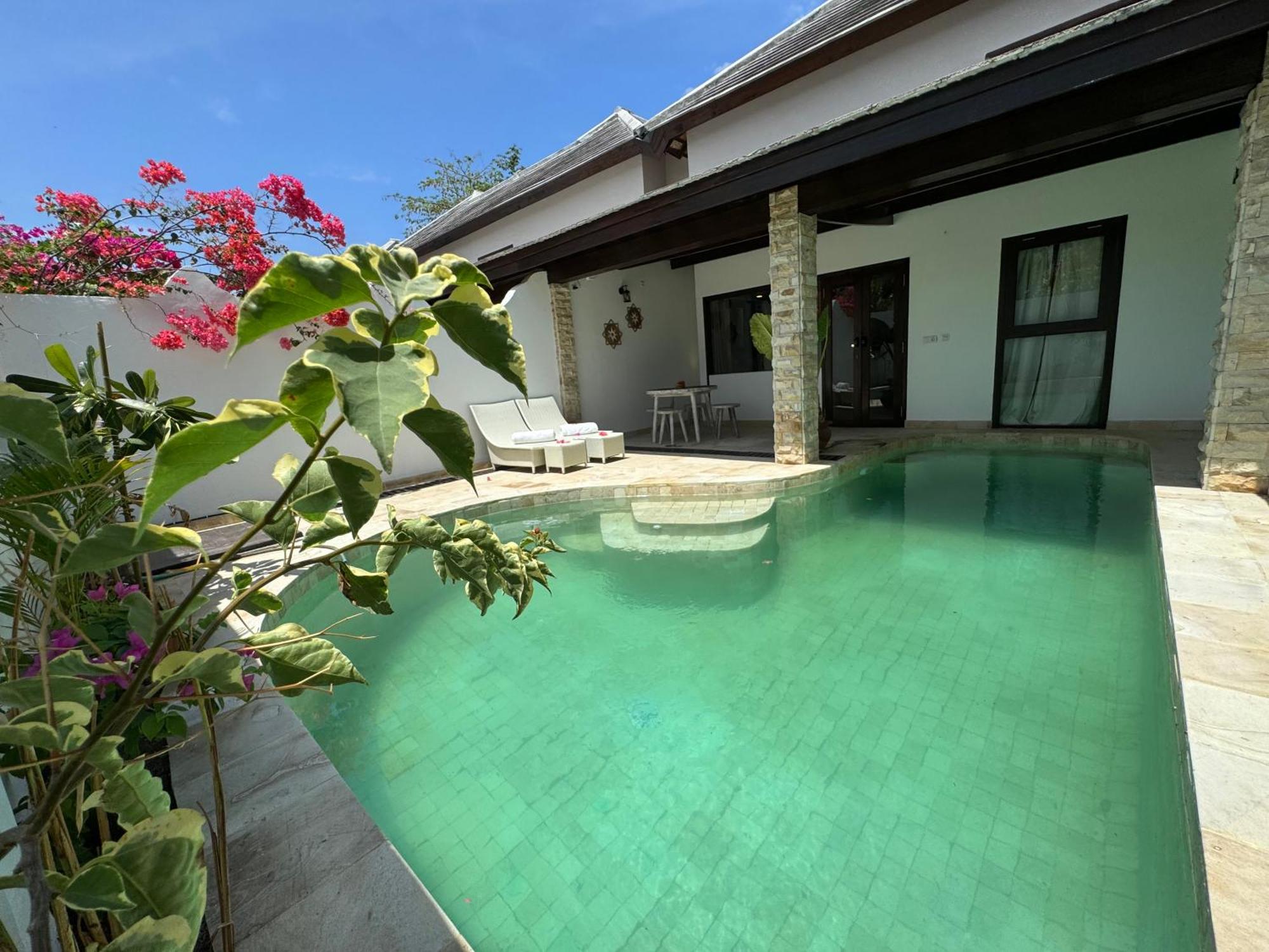 Cantika Villa Gili Trawangan Exterior photo